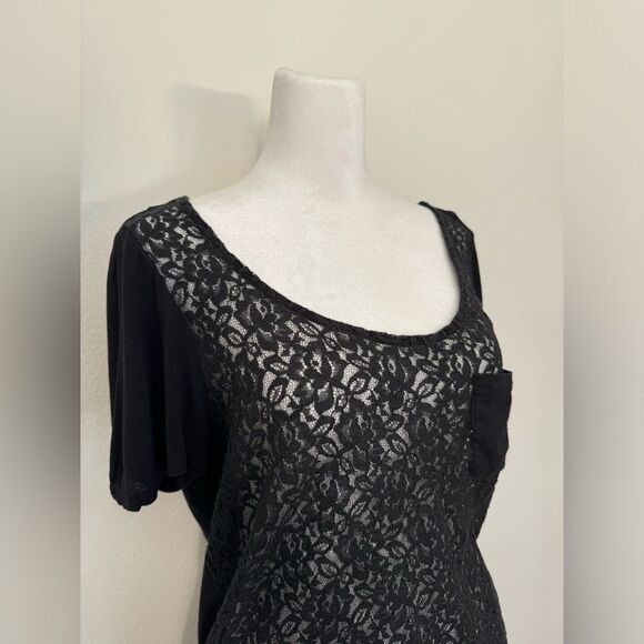Hinge Black Floral Lace Sheer Front T-Shirt with Pocket Women’s Size Small - Picture 3 of 9